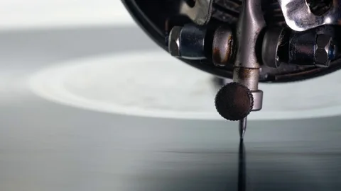 Macro view: Old vintage retro gramophone. Macro view of the needle. 4k 60fps Stock-Footage 103314460