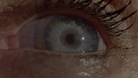 Macro woman's eye opens. Slow motion 4K 库存影片 274140086