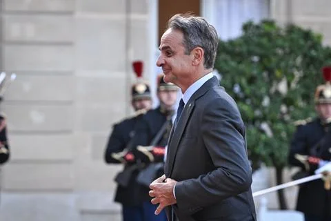 Macron, Mitsotakis hold talks on sidelines of International Space Summit, Paris, Stock-Fotos