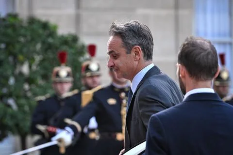Macron, Mitsotakis hold talks on sidelines of International Space Summit, Paris, Stock-Fotos
