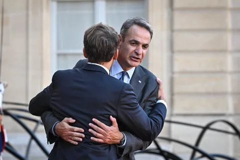 Macron, Mitsotakis hold talks on sidelines of International Space Summit, Paris, Stock-Fotos