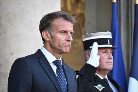 Macron, Pashinyan hold talks on sidelines of International Space Summit, Paris,  Stock-Fotos