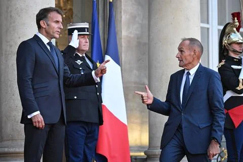 Macron, Pashinyan hold talks on sidelines of International Space Summit, Paris,  스톡 사진