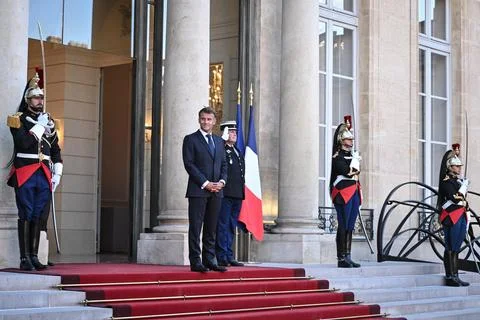 Macron, Pashinyan hold talks on sidelines of International Space Summit, Paris,  Stock-Fotos
