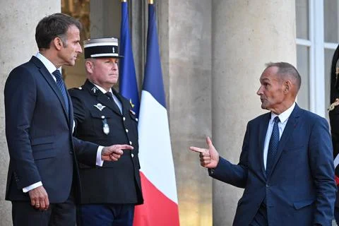 Macron, Pashinyan hold talks on sidelines of International Space Summit, Paris,  Stock-Fotos