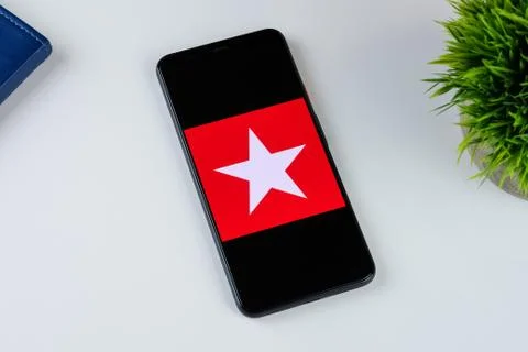 Macy's app logo on a smartphone screen Stock Photos