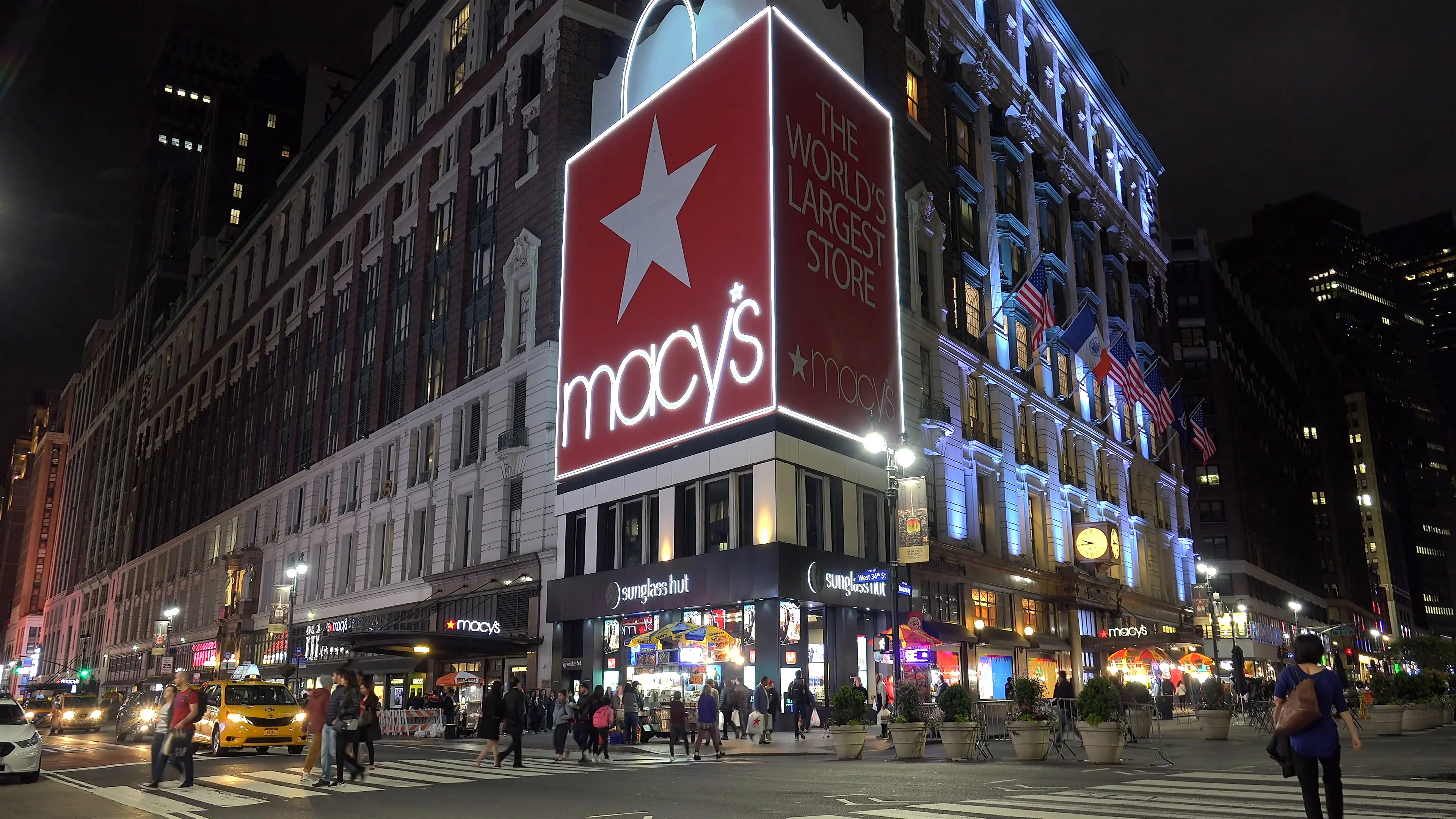 1,539 Macy's Herald Square Images, Stock Photos, 3D objects