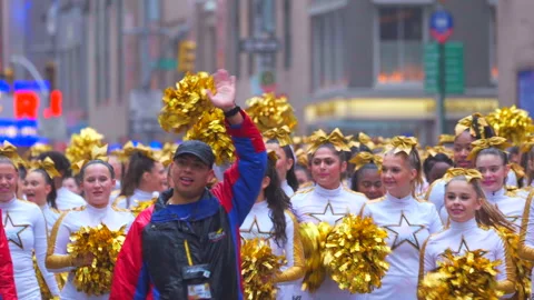 Macy's Thanksgiving Day Parade marks the start of the Christmas holiday seasons. Stock-Footage 295577508