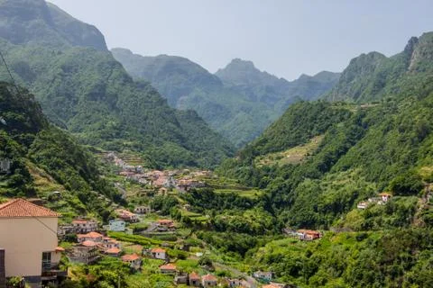 Madeira mountain landscape spectacular view horizon blue sky outdoor travelin Foto stock