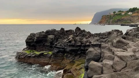 Madeira Sunset Waves Crashing on Cliffs – 15s Silent Version 스톡 동영상 313062813