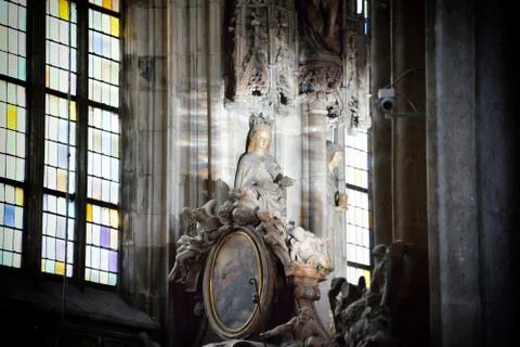 Madonna in Kirche Stock Photos