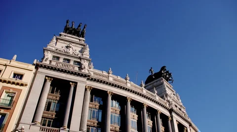 Madrid, Building facade at dusk Vídeos de archivo 2358661