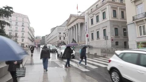 Madrid faces rainy Friday with dropping temperatures, mountain fog, Madrid, ES - Stock Footage 330251634