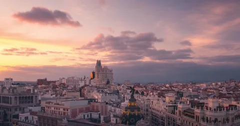 Madrid Gran Via Skyline during cloudy sunset timelapse day to  night Vidéo 233592244