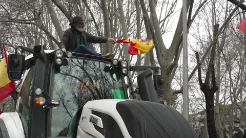 Madrid, Spain - 11th February 2026. Tractors protest Mercosur deal in streets 스톡 동영상 328705953