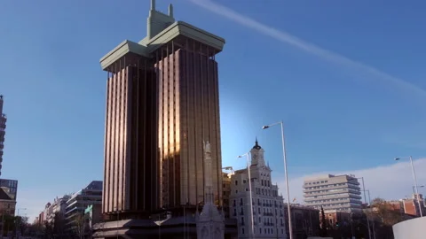 Madrid. Spain. Christopher Columbus square. Tracking shot in Slow motion 库存影片 148559391