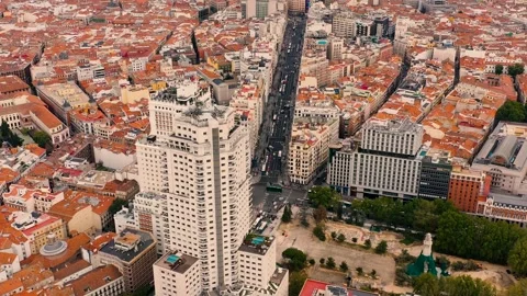 MADRID, SPAIN - OCTOBER 28, 2024: Aerial view of bustling Madrid streets Video stock 290800425