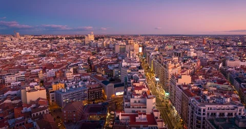 Madrid Timelapse at sunset, rooftop panorama aerial view of the Gran Via Vídeos de archivo 120875755