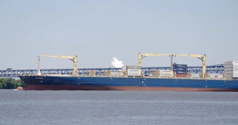 Maersk cargo ship on the delaware river Stock Footage 90929950