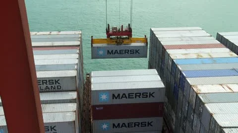 Maesrk Container Coming Off Ship 스톡 동영상 10831636