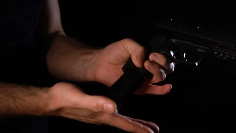 Magazine load Stock-Footage 197011175