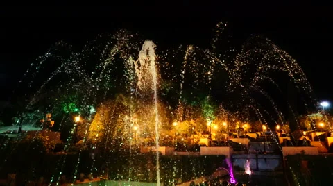 Magic drops of fountain at night. 스톡 동영상 67952891