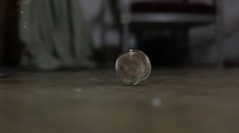 Magic into glass orb 動画素材 33806096