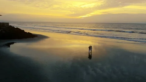 Magic sunset on the beach Vidéo 146908030