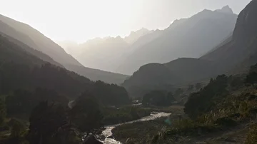Magic valley at sunset with a shining river Stock-Footage 85526924