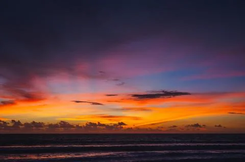 Magical dramatic sunset on a tropical beach. Foto stock
