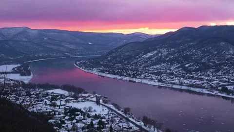 Magical sunset above the Danube bend 스톡 동영상 71841680