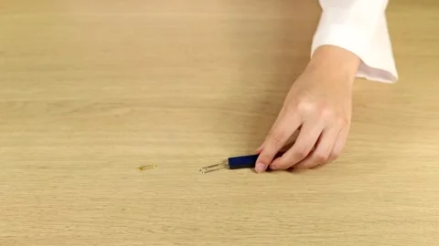 Magnet Power Experiment on Paper Clip and Clothespin 库存影片 253448111