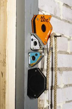 Magnetic corner for welding. a device for holding welding parts Foto stock