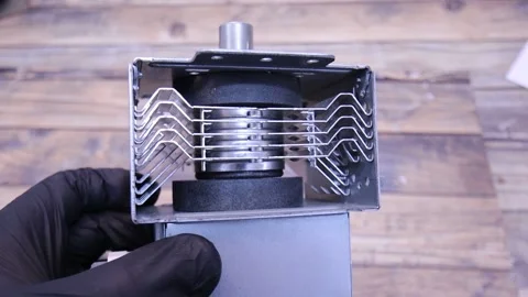 Magnetron Teardown 스톡 동영상 226960555