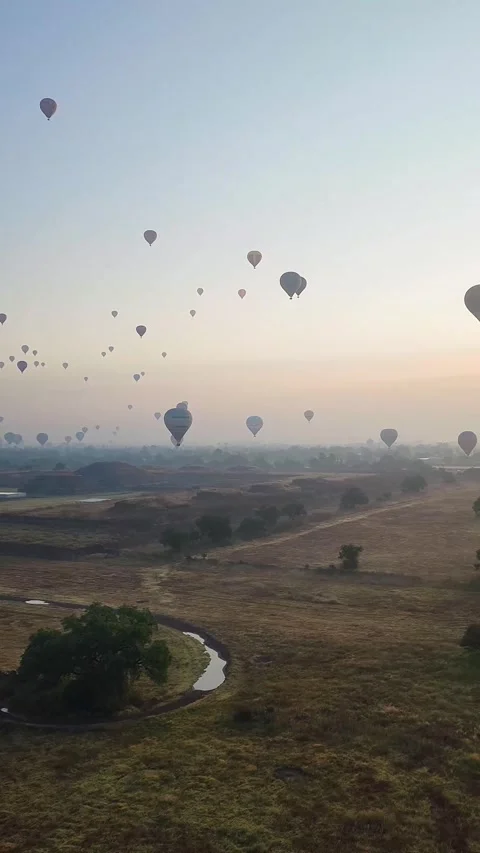 A magnificent sunrise in baloon Stock Footage 313615054
