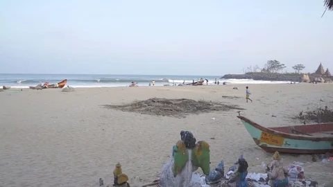 Mahabalipuram beach in early morning. Video stock 77290953