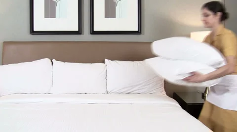 Maid makes bed close V1 - HD 스톡 동영상 987450