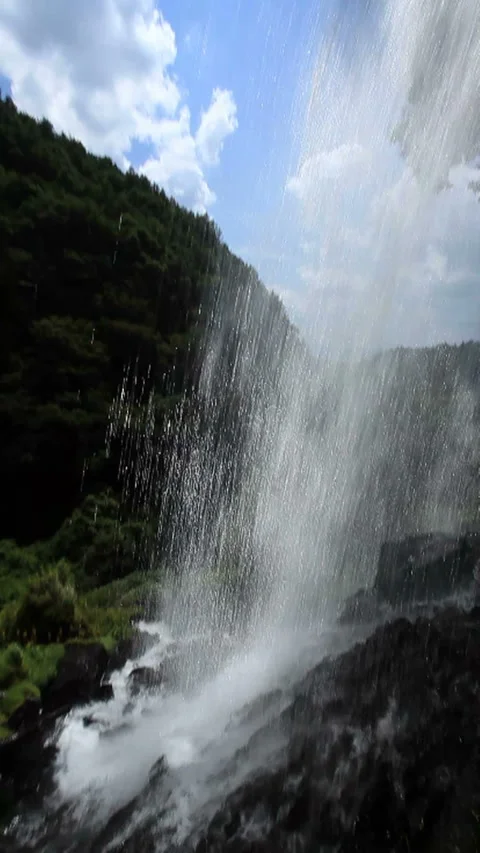 Maiden Falls' Splash Video stock 324890046