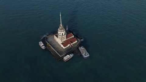 Maiden’s Tower Drone Orbit Shot - Istanbul Turkey Vídeo Stock 335484886
