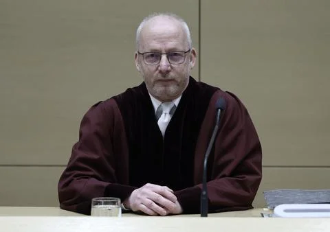 Main appeal hearing in the Lina E. case in Karlsruhe, Germany - 06 Feb 2025 Foto stock