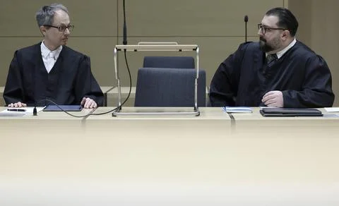 Main appeal hearing in the Lina E. case in Karlsruhe, Germany - 06 Feb 2025 Foto stock