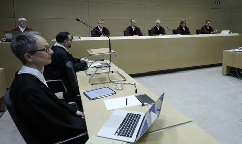 Main appeal hearing in the Lina E. case in Karlsruhe, Germany - 06 Feb 2025 Foto stock