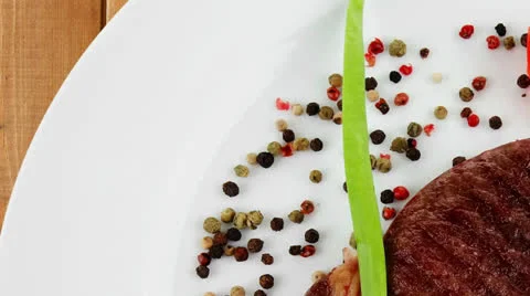 Main entree : roasted lamb steak Vídeos de archivo 24423623