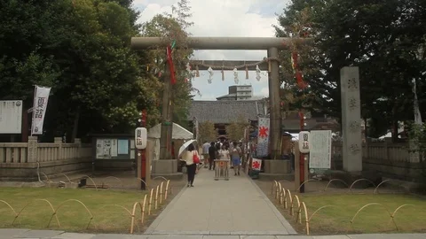 Main gate at Asakusa shrine in Tokyo wide shot Stock Footage