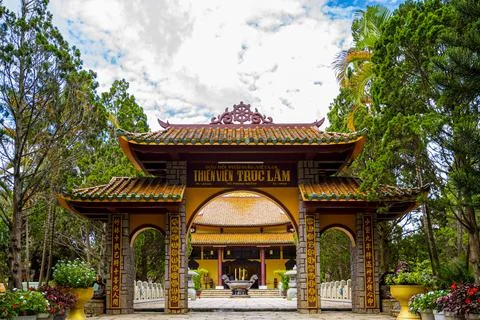 Main gate of buddhist temple Stock Photos