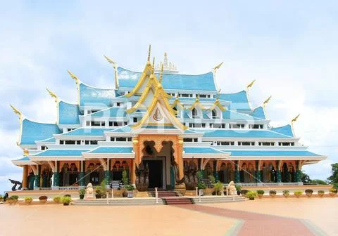 Main hall of Wat Pa Phu Kon temple with the biggest white marble nirvana Bud Stock Photos