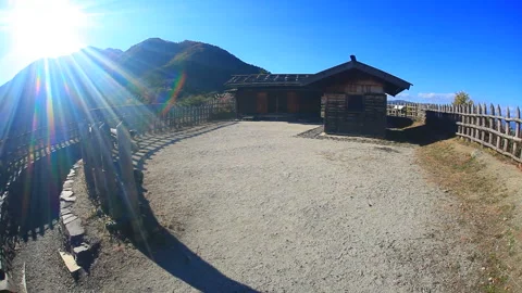 The Main Keep of Arato Castle Ruins and the Rays of the Sun Vidéo 330586647
