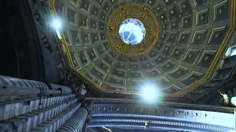 Main nave and rose window of the Duomo of Siena in 4k Stock Footage 101528591