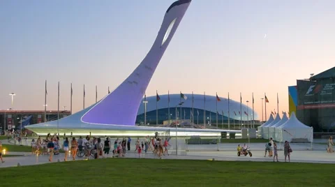 The main Olympic torch, Sochi, Russia. 1280x720 Vídeo Stock 53313993