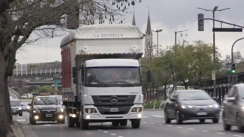 An main road in Buenos Aires Stockbeeldmateriaal 95654582